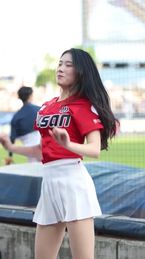 정열의 레드 우신희 치어리더